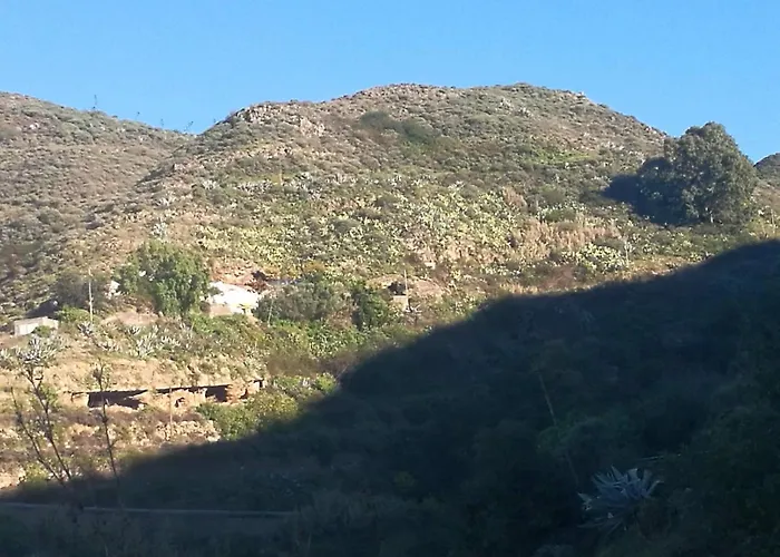 Los Andenes Cave